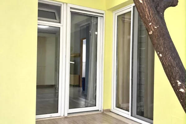 Shtepi me qera Apartament ne Tirane, 2+1, Mobilimi E mobiluar, Pagesa 60,000  Leke.
