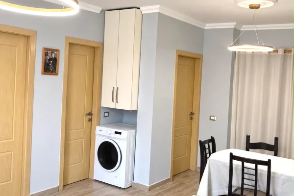 Shtepi me qera Apartament ne Tirane, 2+1, Mobilimi E mobiluar, Pagesa 60,000  Leke.