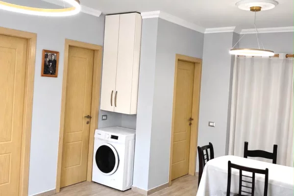 Shtepi me qera Apartament ne Tirane, 2+1, Mobilimi E mobiluar, Pagesa 60,000  Leke.