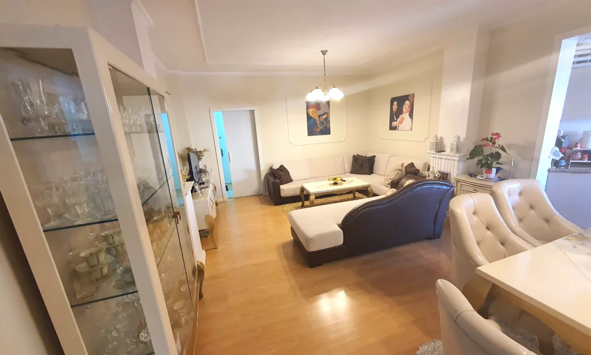 Shtepi me qera Apartament ne Tirane, 2+1, Mobilimi E mobiluar, Pagesa 80,000  Leke.