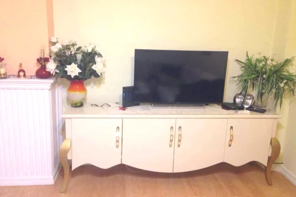 Shtepi me qera Apartament ne Tirane, 2+1, Mobilimi E mobiluar, Pagesa 80,000  Leke.