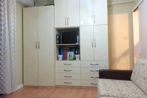 Shtepi me qera Apartament ne Tirane, 2+1, Mobilimi E mobiluar, Pagesa 80,000  Leke.