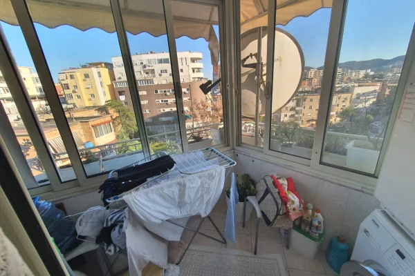 Shtepi me qera Apartament ne Tirane, 2+1, Mobilimi E mobiluar, Pagesa 80,000  Leke.