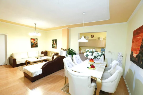 Shtepi me qera Apartament ne Tirane, 2+1, Mobilimi E mobiluar, Pagesa 80,000  Leke.
