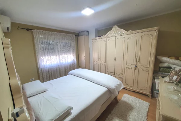 Shtepi me qera Apartament ne Tirane, 2+1, Mobilimi E mobiluar, Pagesa 80,000  Leke.