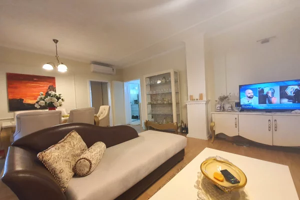 Shtepi me qera Apartament ne Tirane, 2+1, Mobilimi E mobiluar, Pagesa 80,000  Leke.