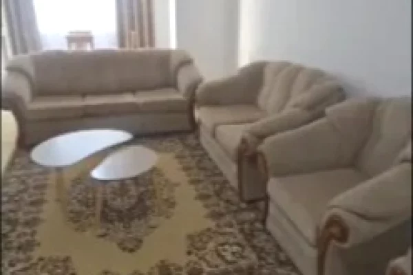 Jepet me qera apartament 1+1 te Mbikalimi i Komunes