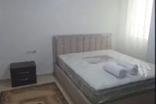 Shtepi me qera Apartament ne Tirane, 1+1, Mobilimi E mobiluar, Pagesa 50,000  Leke.