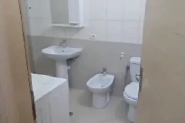 Shtepi me qera Apartament ne Tirane, 1+1, Mobilimi E mobiluar, Pagesa 50,000  Leke.