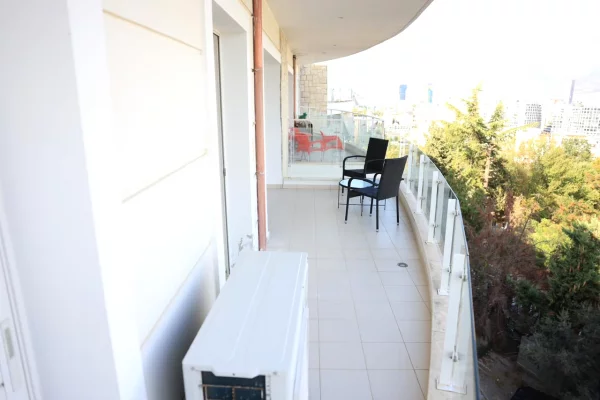 Shtepi me qera Apartament ne Tirane, 2+1, Mobilimi E mobiluar, Pagesa 80,000  Leke.