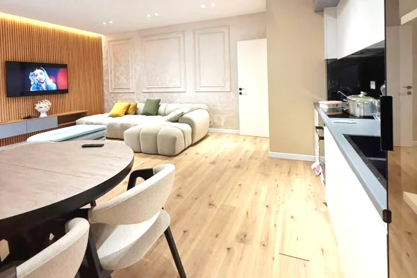 Shtepi ne shitje Apartament ne Tirane, 2+1, Mobilimi E mobiluar, Pagesa 270,000  Euro.