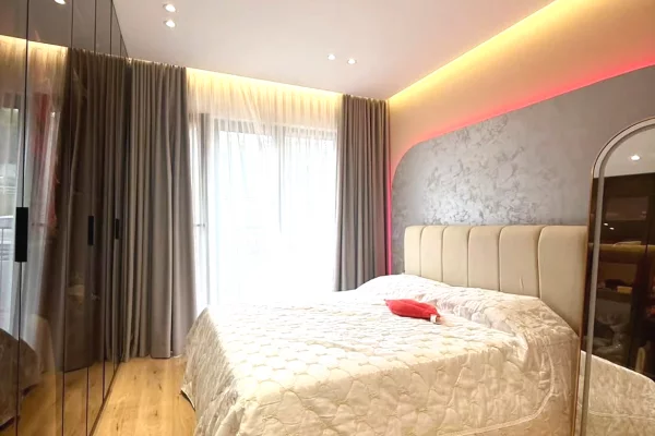 Shtepi ne shitje Apartament ne Tirane, 2+1, Mobilimi E mobiluar, Pagesa 270,000  Euro.