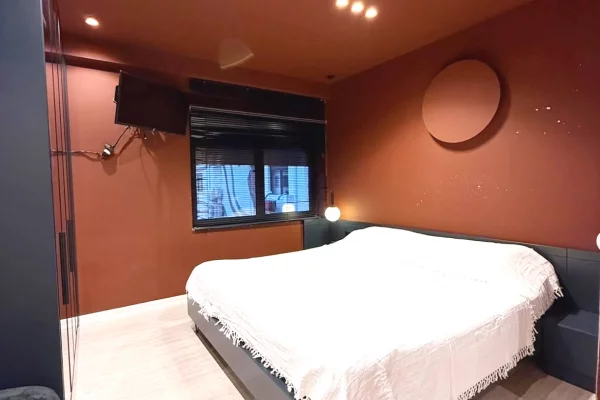 Shtepi ne shitje Apartament ne Tirane, 2+1, Mobilimi E mobiluar, Pagesa 225,000  Euro.