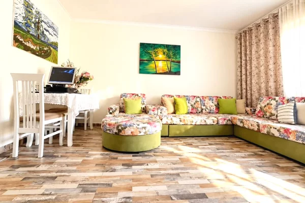 Shtepi ne shitje Apartament ne Tirane, 2+1, Mobilimi E mobiluar, Pagesa 155,000  Euro.