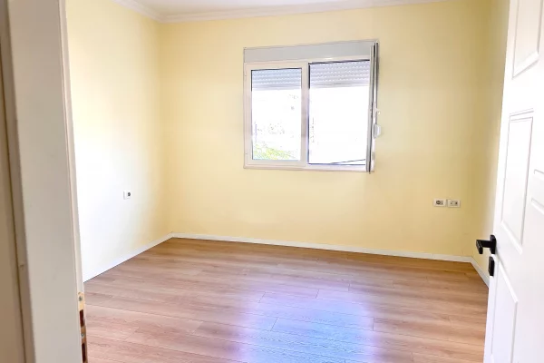 Apartament 1+1 për Shitje – Rruga Irfan Tomini**