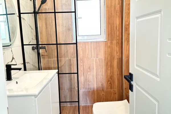 Shtepi ne shitje Apartament ne Tirane, 1+1, Mobilimi Bosh, pa mobiluar, Pagesa 13,500,000  Leke.