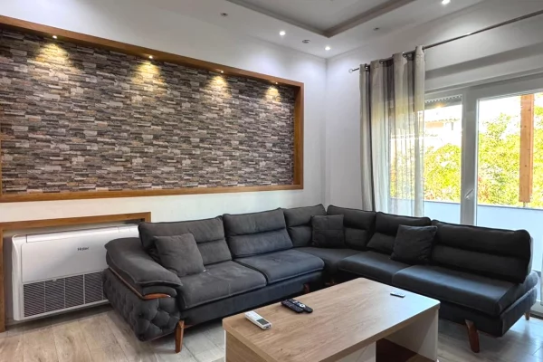 Shtepi me qera Apartament ne Tirane, 2+1, Mobilimi E mobiluar, Pagesa 80,000  Leke.