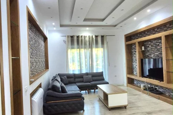 Shtepi me qera Apartament ne Tirane, 2+1, Mobilimi E mobiluar, Pagesa 80,000  Leke.