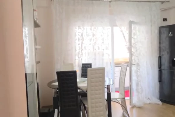 Shtepi me qera Apartament ne Tirane, 2+1, Mobilimi E mobiluar, Pagesa 60,000  Leke.
