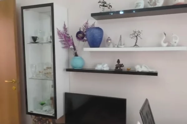 Shtepi me qera Apartament ne Tirane, 2+1, Mobilimi E mobiluar, Pagesa 60,000  Leke.