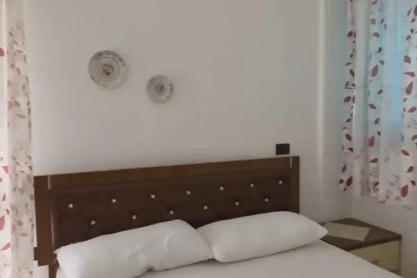Shtepi me qera Apartament ne Tirane, 2+1, Mobilimi E mobiluar, Pagesa 60,000  Leke.