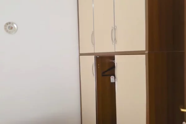 Shtepi me qera Apartament ne Tirane, 2+1, Mobilimi E mobiluar, Pagesa 60,000  Leke.
