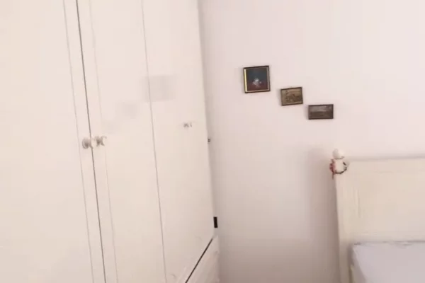 Shtepi me qera Apartament ne Tirane, 2+1, Mobilimi E mobiluar, Pagesa 60,000  Leke.