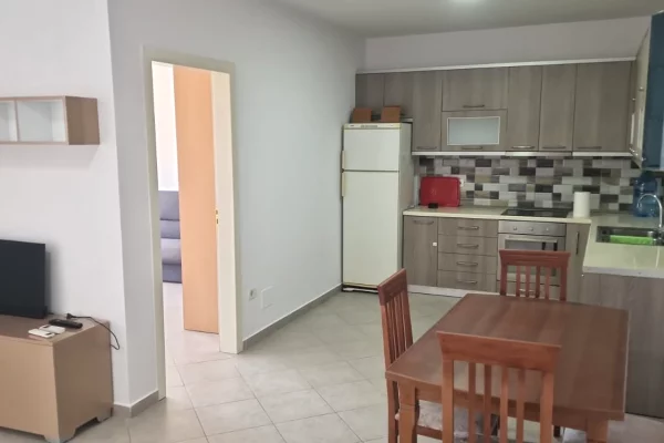 Shtepi me qera Apartament ne Tirane, 2+1, Mobilimi E mobiluar, Pagesa 50,000  Leke.