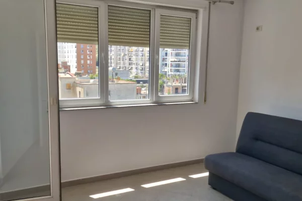Shtepi me qera Apartament ne Tirane, 2+1, Mobilimi E mobiluar, Pagesa 50,000  Leke.