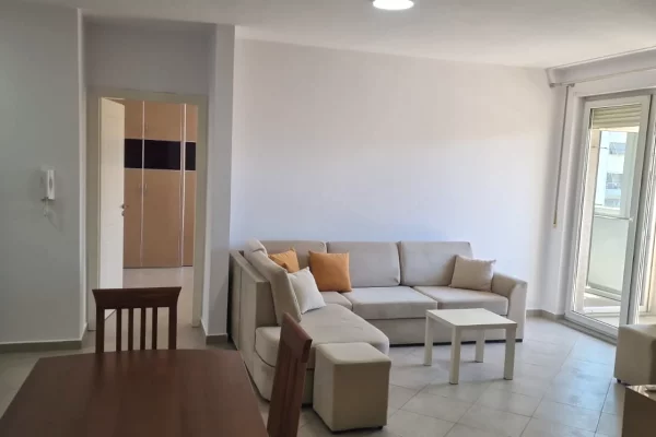 Shtepi me qera Apartament ne Tirane, 2+1, Mobilimi E mobiluar, Pagesa 50,000  Leke.