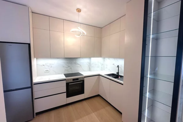 Shtepi me qera Apartament ne Tirane, 2+1, Mobilimi E mobiluar, Pagesa 1,000  Euro.