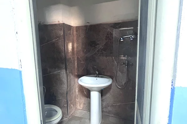 AMBIENT BIZNESI ME QIRA TE FRESKU !