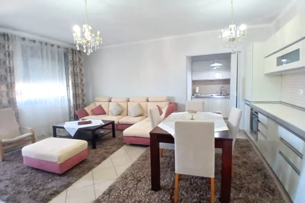 Shtepi ne shitje Apartament ne Tirane, 2+1, Mobilimi E mobiluar, Pagesa 27,500,000  Leke.