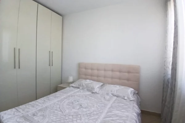 Shtepi ne shitje Apartament ne Tirane, 2+1, Mobilimi E mobiluar, Pagesa 27,500,000  Leke.