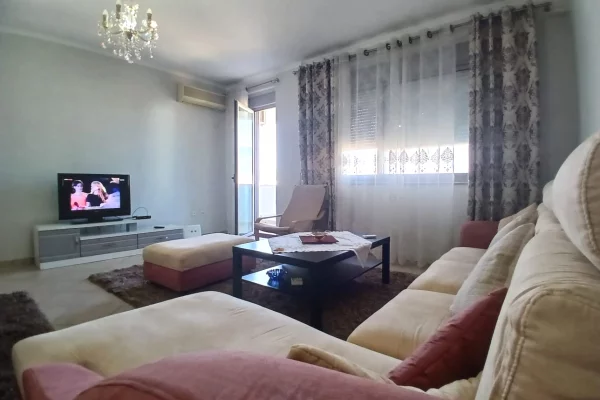 Shtepi ne shitje Apartament ne Tirane, 2+1, Mobilimi E mobiluar, Pagesa 27,500,000  Leke.