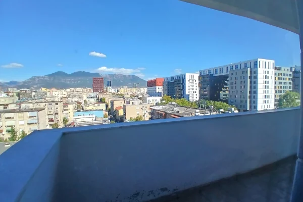 Shtepi ne shitje Apartament ne Tirane, 2+1, Mobilimi E mobiluar, Pagesa 27,500,000  Leke.