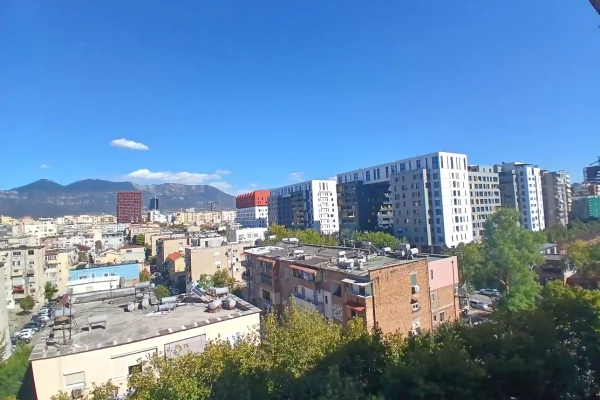 Shtepi ne shitje Apartament ne Tirane, 2+1, Mobilimi E mobiluar, Pagesa 27,500,000  Leke.