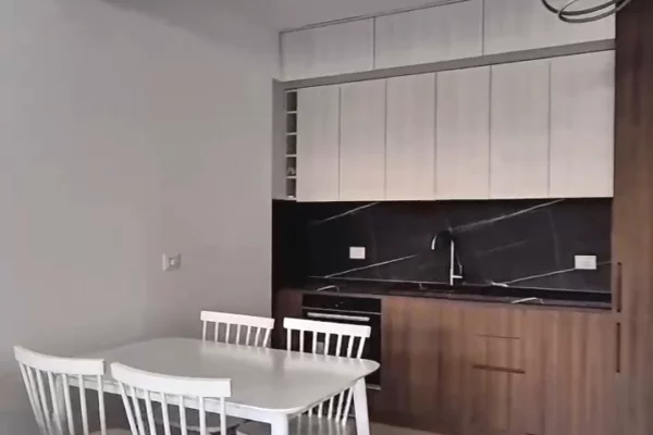Shtepi me qera Apartament ne Tirane, 3+1, Mobilimi E mobiluar, Pagesa 800  Euro.