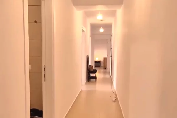 Shtepi me qera Apartament ne Tirane, 3+1, Mobilimi E mobiluar, Pagesa 800  Euro.