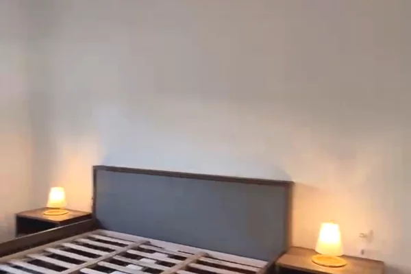 Shtepi me qera Apartament ne Tirane, 3+1, Mobilimi E mobiluar, Pagesa 800  Euro.