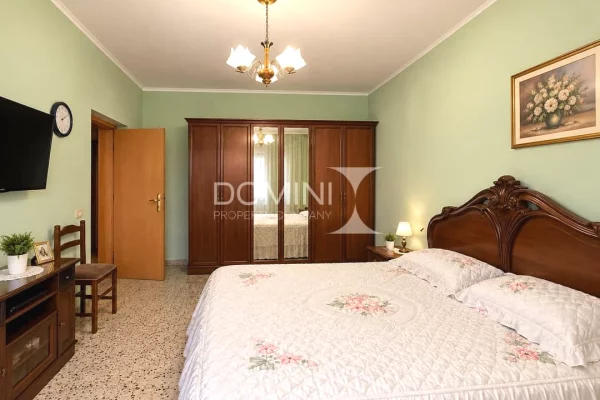 Shtepi ne shitje Apartament ne Tirane, 2+1, Mobilimi E mobiluar, Pagesa 17,100,000  Leke.