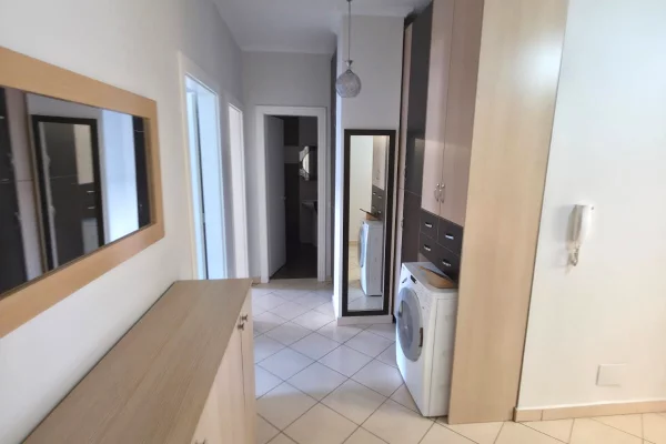 Shtepi ne shitje Apartament ne Tirane, 2+1, Mobilimi Bosh, pa mobiluar, Pagesa 209,500  Euro.