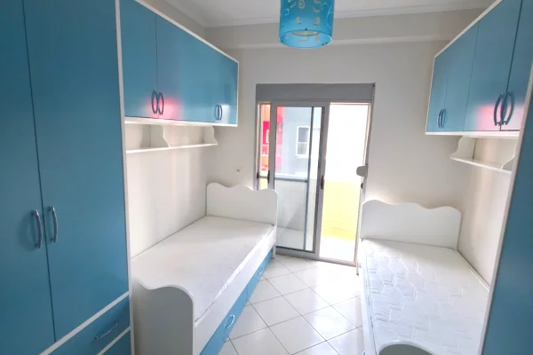 Shtepi ne shitje Apartament ne Tirane, 2+1, Mobilimi Bosh, pa mobiluar, Pagesa 209,500  Euro.