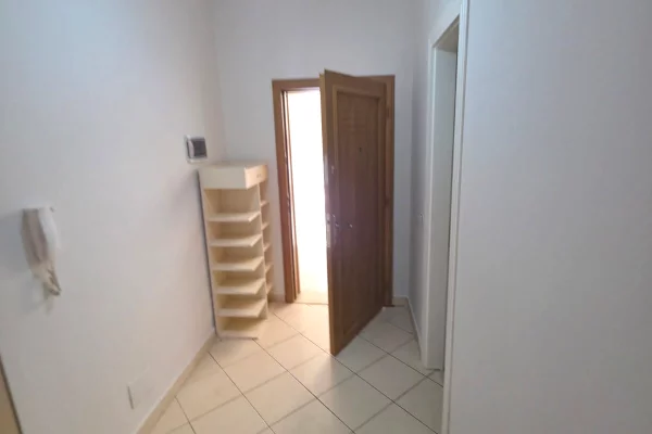 Shtepi ne shitje Apartament ne Tirane, 2+1, Mobilimi Bosh, pa mobiluar, Pagesa 209,500  Euro.