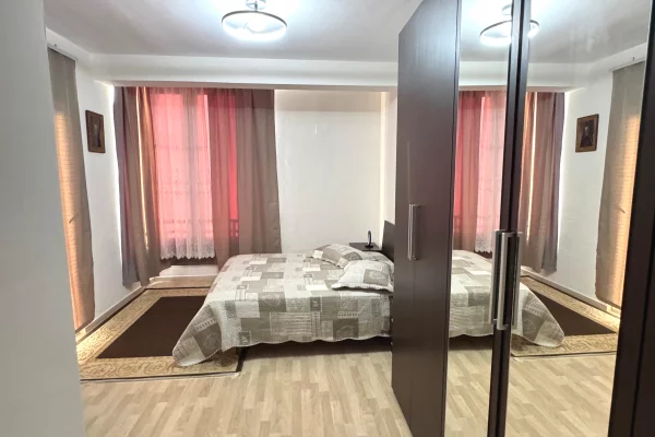 Shtepi me qera Duplex(shtepi me 2 kate) ne Tirane, 2+1, Mobilimi E mobiluar, Pagesa 1,000  Euro.