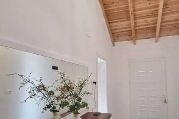 Shtepi ne shitje Shtepi Private ne Tirane, 3+1, Mobilimi E mobiluar, Pagesa 400,000  Euro.