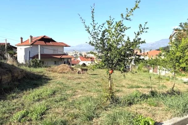 Shtepi ne shitje Shtepi Private ne Tirane, 3+1, Mobilimi E mobiluar, Pagesa 400,000  Euro.