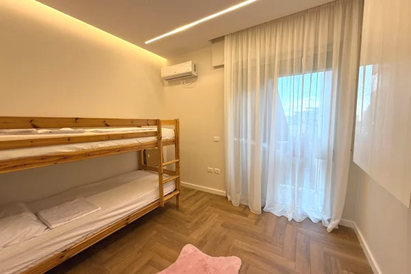 Shtepi me qera Apartament ne Tirane, 2+1, Mobilimi E mobiluar, Pagesa 100,000  Leke.