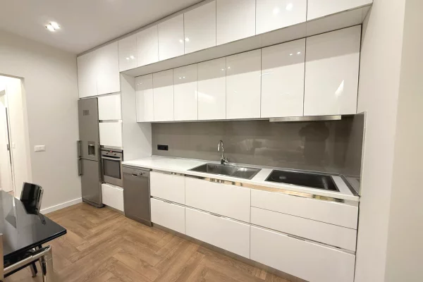 Shtepi me qera Apartament ne Tirane, 2+1, Mobilimi E mobiluar, Pagesa 100,000  Leke.