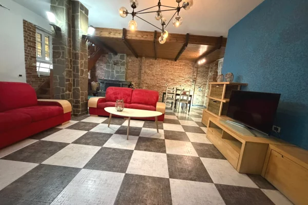 SHITET APARTAMENT 2+1  📍 Rruga Rrapo Hekali /  Eleonora
